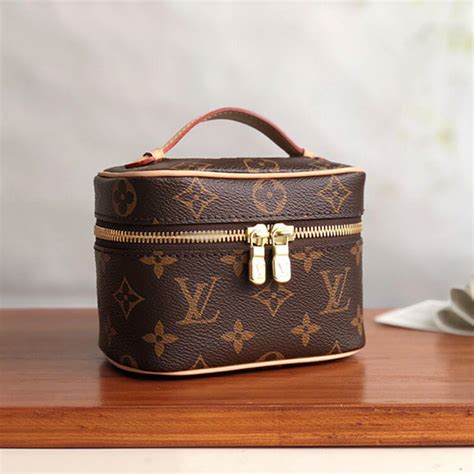 lv nano toiletry pouch